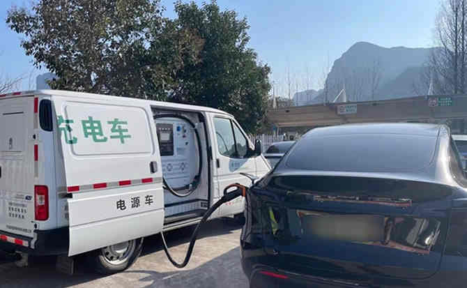 杜尔伯特汽车搭电